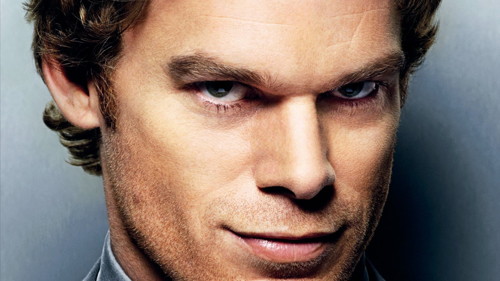 Dexter, l’orrore diventa realtà: uccide una donna imitando la serie, ma dietro la finzione c’è una vittima dimenticata